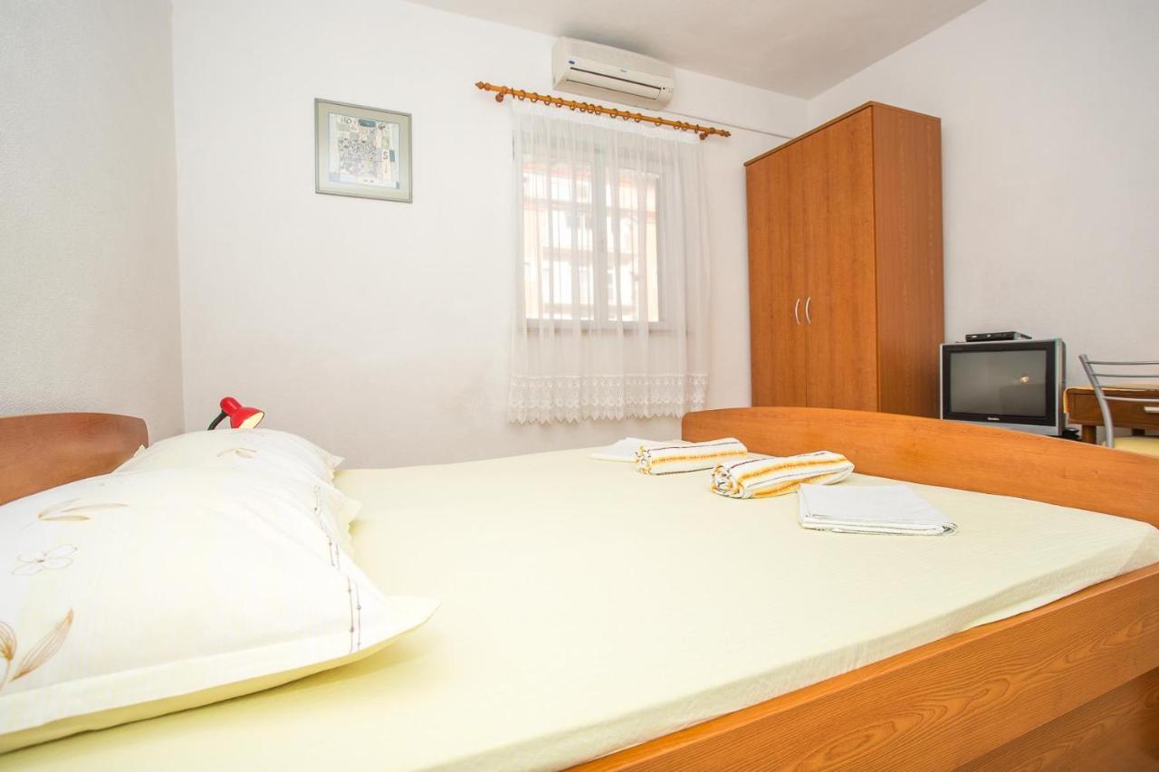 Apartments Nuic 748 Makarska Exterior photo