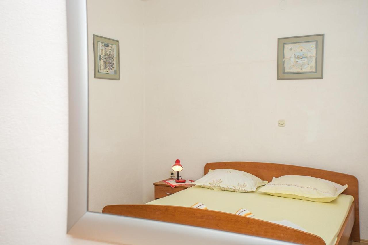 Apartments Nuic 748 Makarska Exterior photo