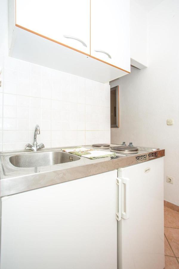 Apartments Nuic 748 Makarska Exterior photo