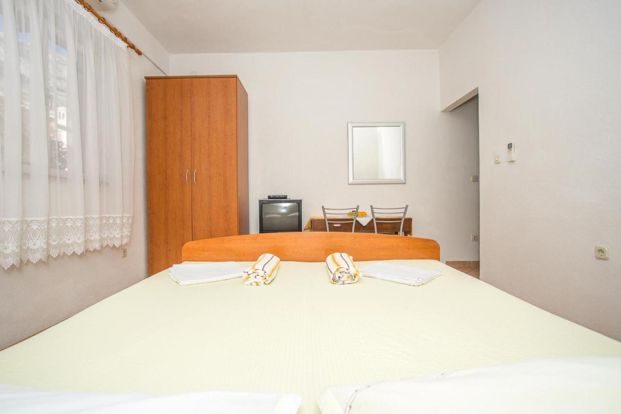 Apartments Nuic 748 Makarska Exterior photo
