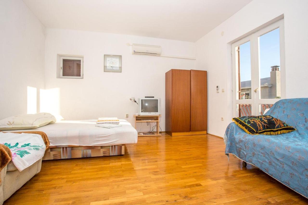 Apartments Nuic 748 Makarska Exterior photo
