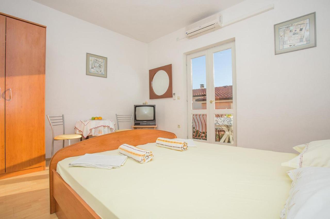 Apartments Nuic 748 Makarska Exterior photo