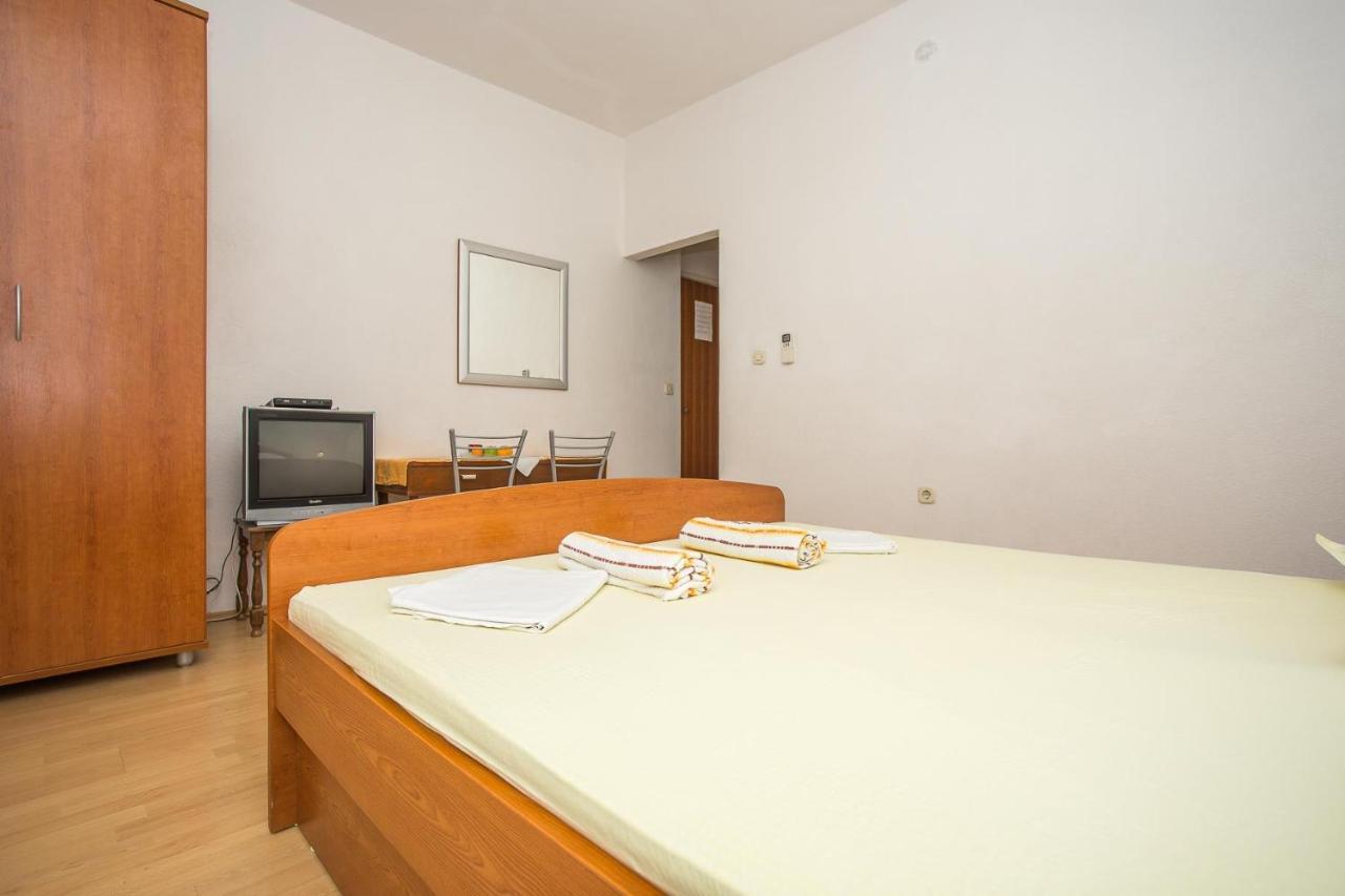 Apartments Nuic 748 Makarska Exterior photo